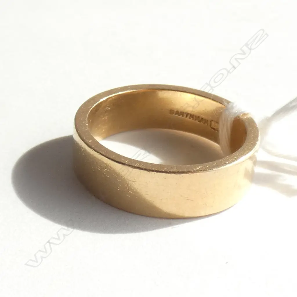 18 CT GOLD WEDDER 9.6 GRAMS Image 1++
