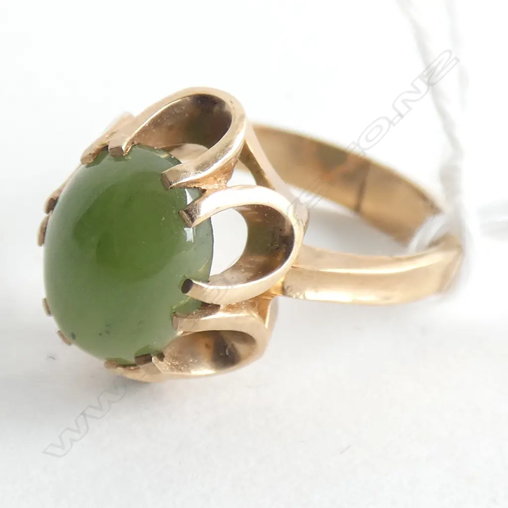 9CT GREENSTONE RING 3.9GMS in box Image 1++