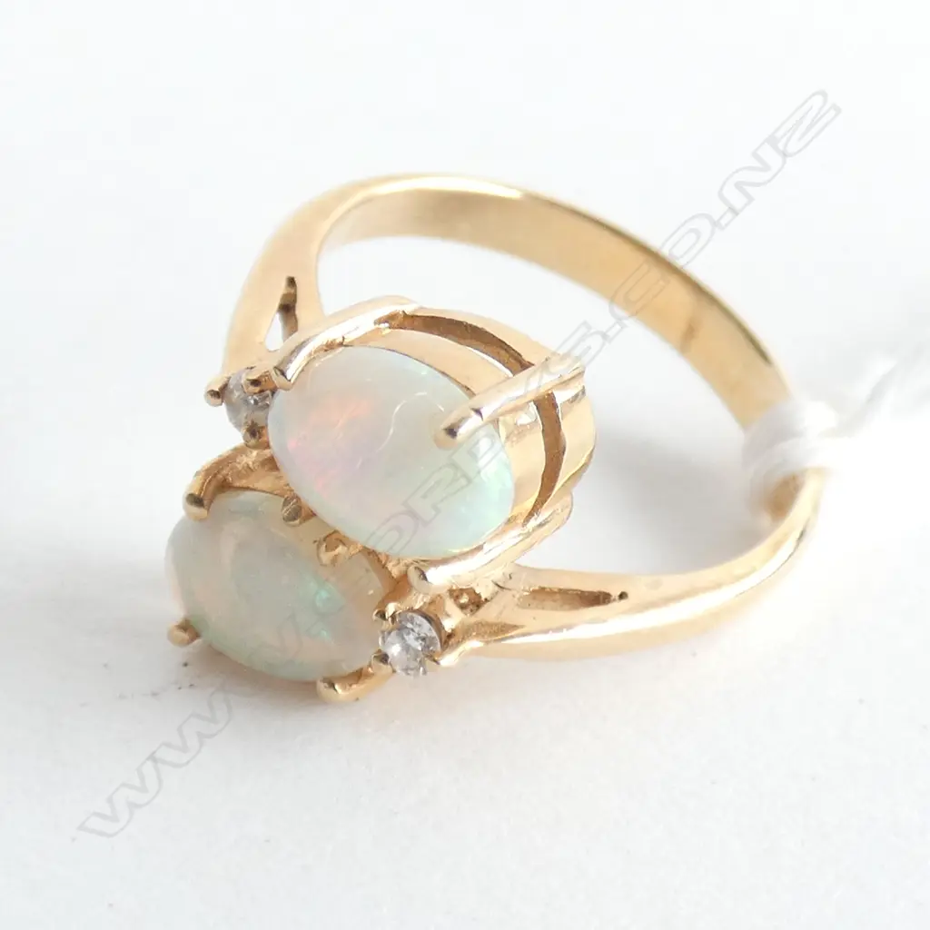 14CT Y/GOLD OPAL & DIAMOND RING  Image 1++