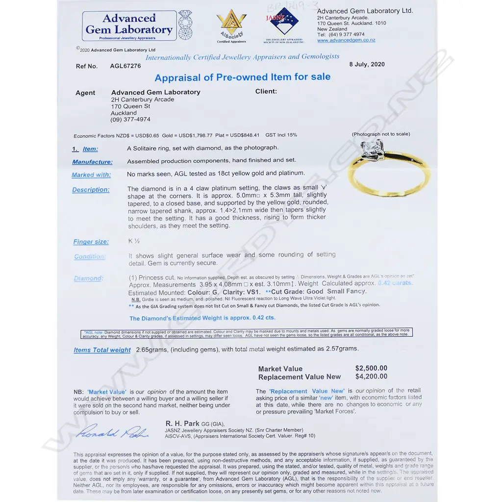 An 18ct gold and diamond solitaire ring, Image 1++