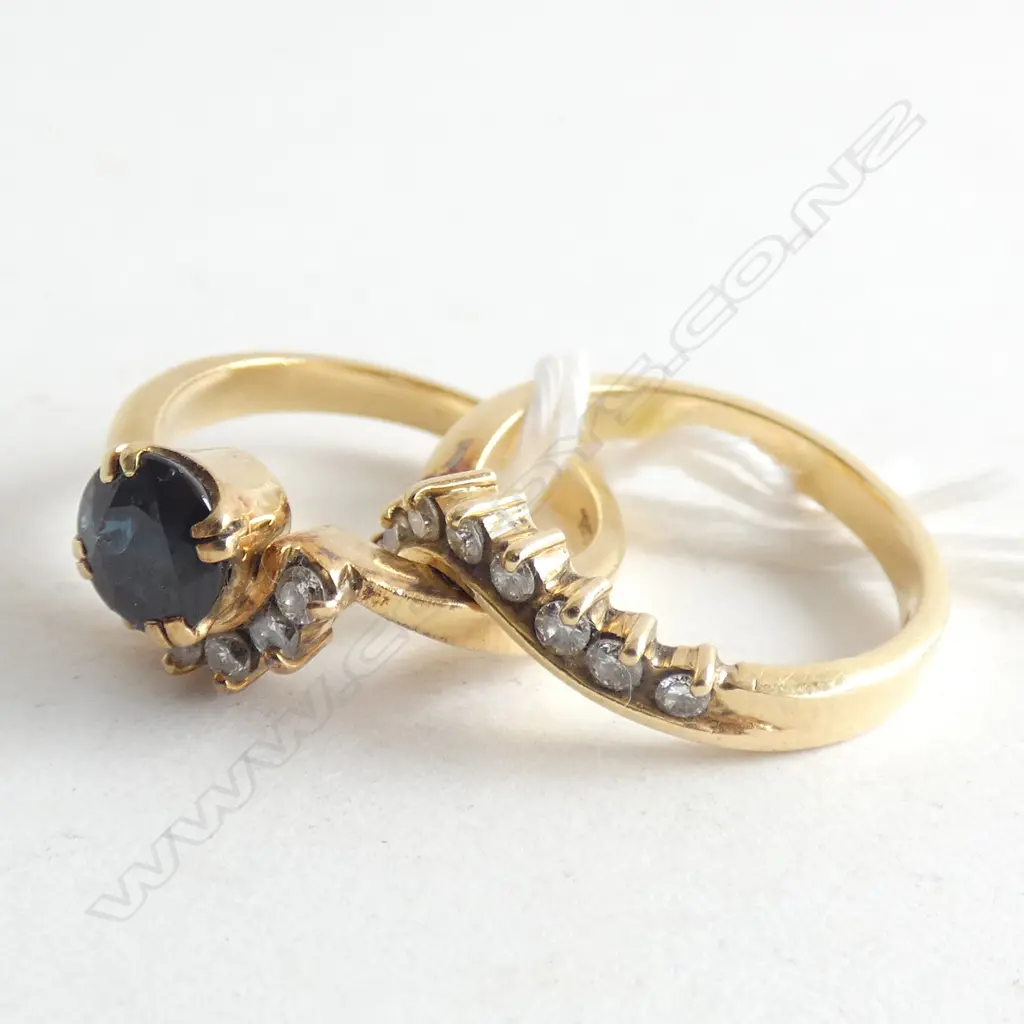 18CT GOLD DIAMOND AND SAPPHIRE RING SET Image 1++