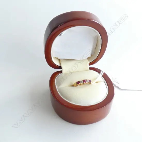 18CT 3 RUBY & 2 DIAMOND BRIDGE RING