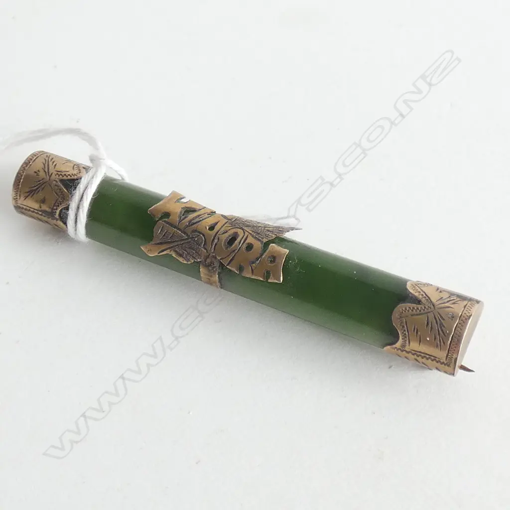 (19990) c1900 GREENSTONE & 9CT 'KIAORA' BROOCH Image 1++