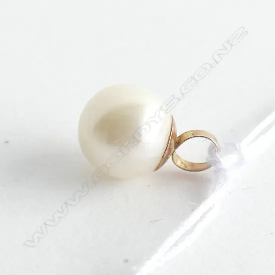 1 CULTURED PEARL W 9CT GOLD SUSPENSION LOOP 