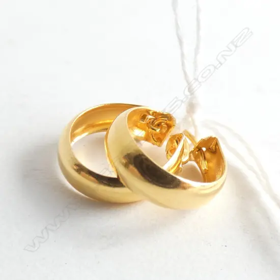 PAIR 22CT GOLD EARRINGS 1.79gm (73)