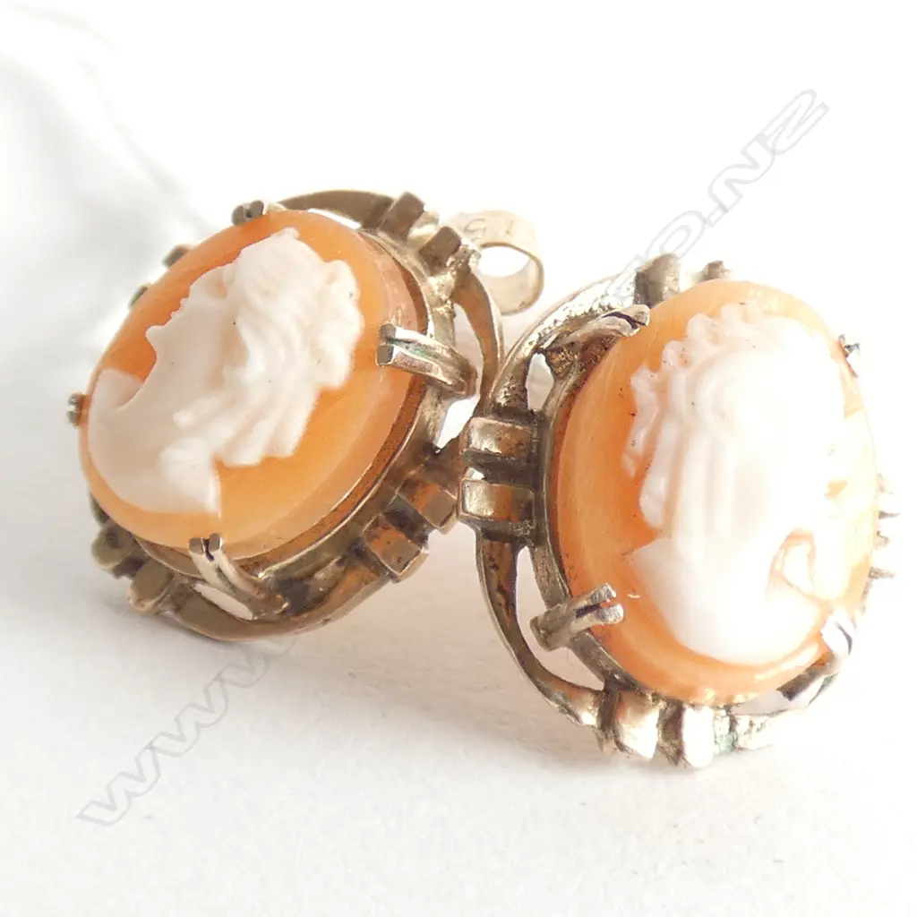 (19990) PR 9CT & CAMEO EARRINGS PIERCED EAR FITTINGS Image 1++