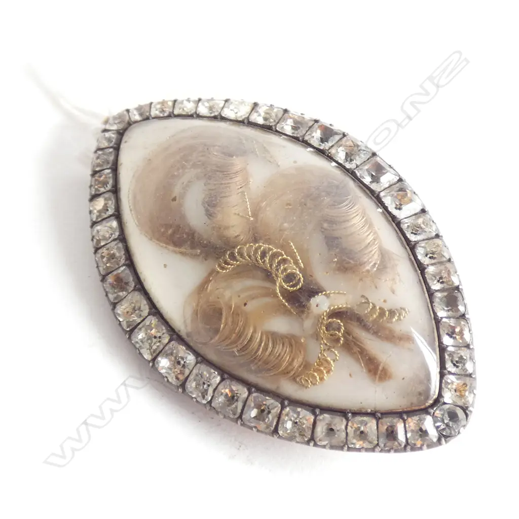 VICTORIAN GOLD AND PASTE MOURNING BROOCH/PENDANT Image 1++