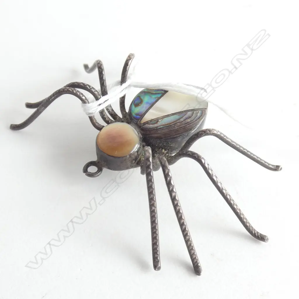 (19561) VINTAGE SILVER SPIDER BROOCH PAUA MOP INLAYS Image 1++