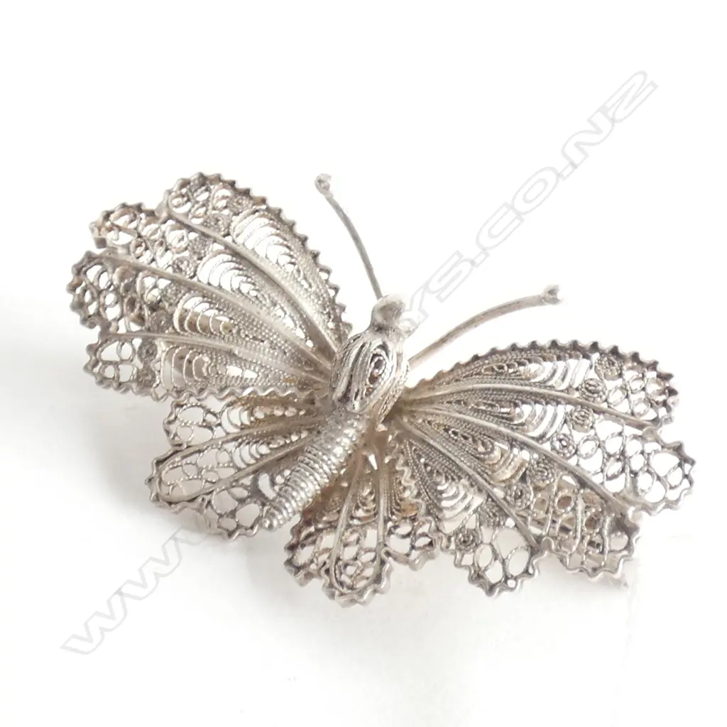 SILVER FRILAGREE BUTTERFLY BROOCH Image 1++