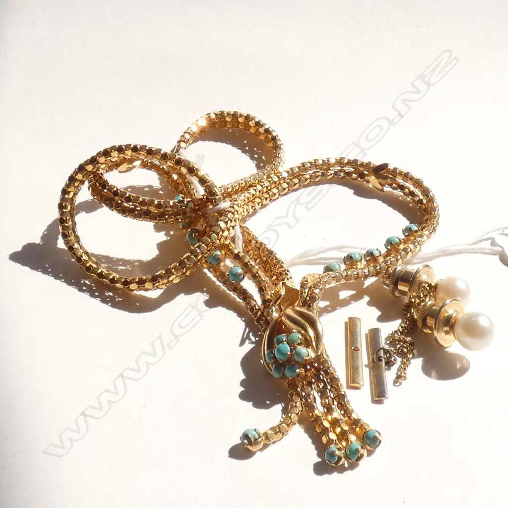 18ct GOLD NECKLACE w TURQUOISE CABOCHONS 29GMS Image 1++