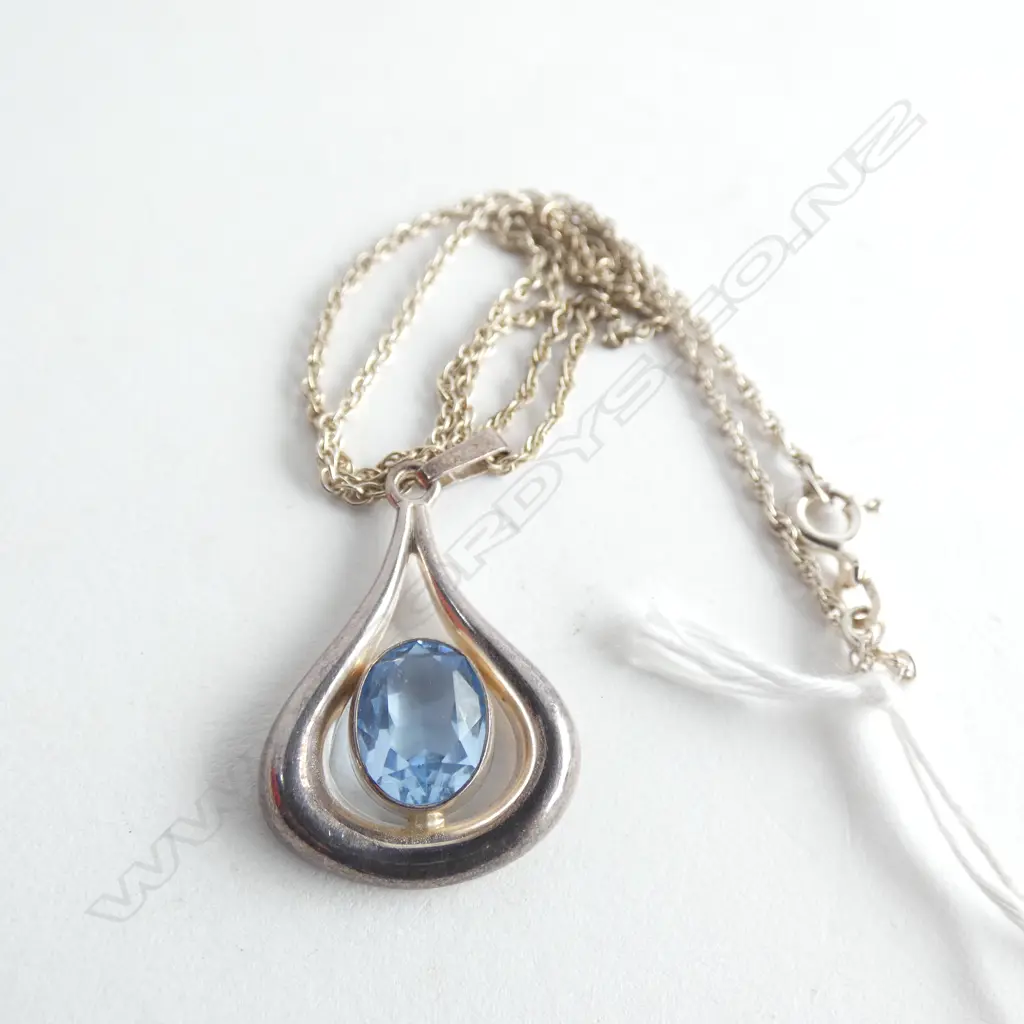 SILVER AND AQUAMARINE? PENDANT ON SILVER CHAIN Image 1++
