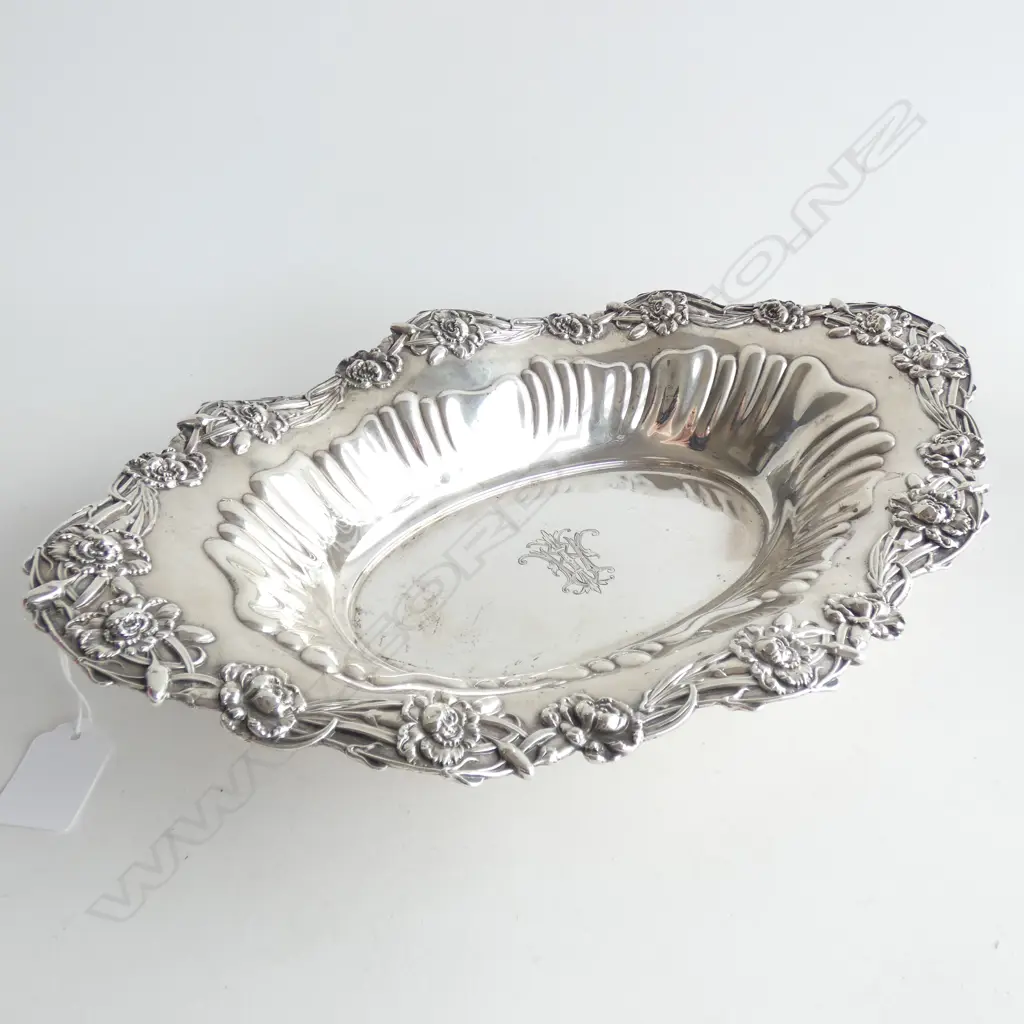 STG SILVER LARGE ORNATE FLORAL DISH 506 GRAMS L.350mm Image 1++
