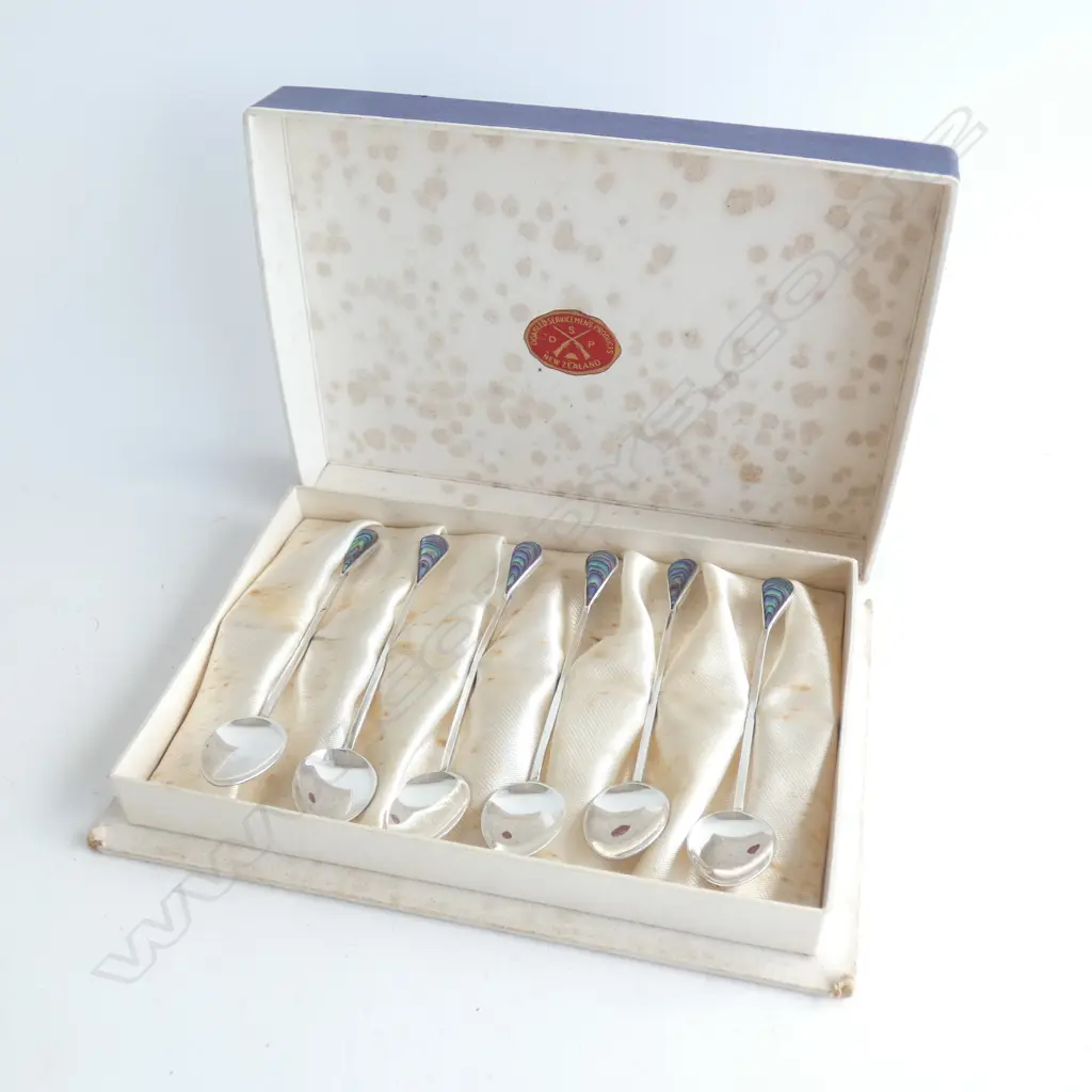 6 NZ STG SILVER & PAUA SHELL TEASPOONS, BOXED Image 1++