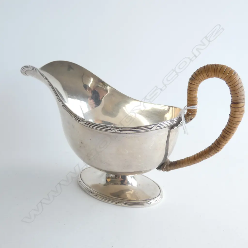 SHEFFIELD 1910 SILVER SAUCE JUG -  240GM Image 1++