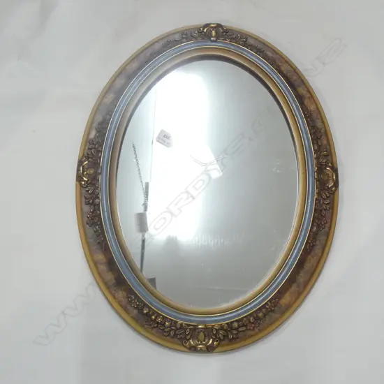 GILT FRAMED OVAL MIRROR 620x470mm