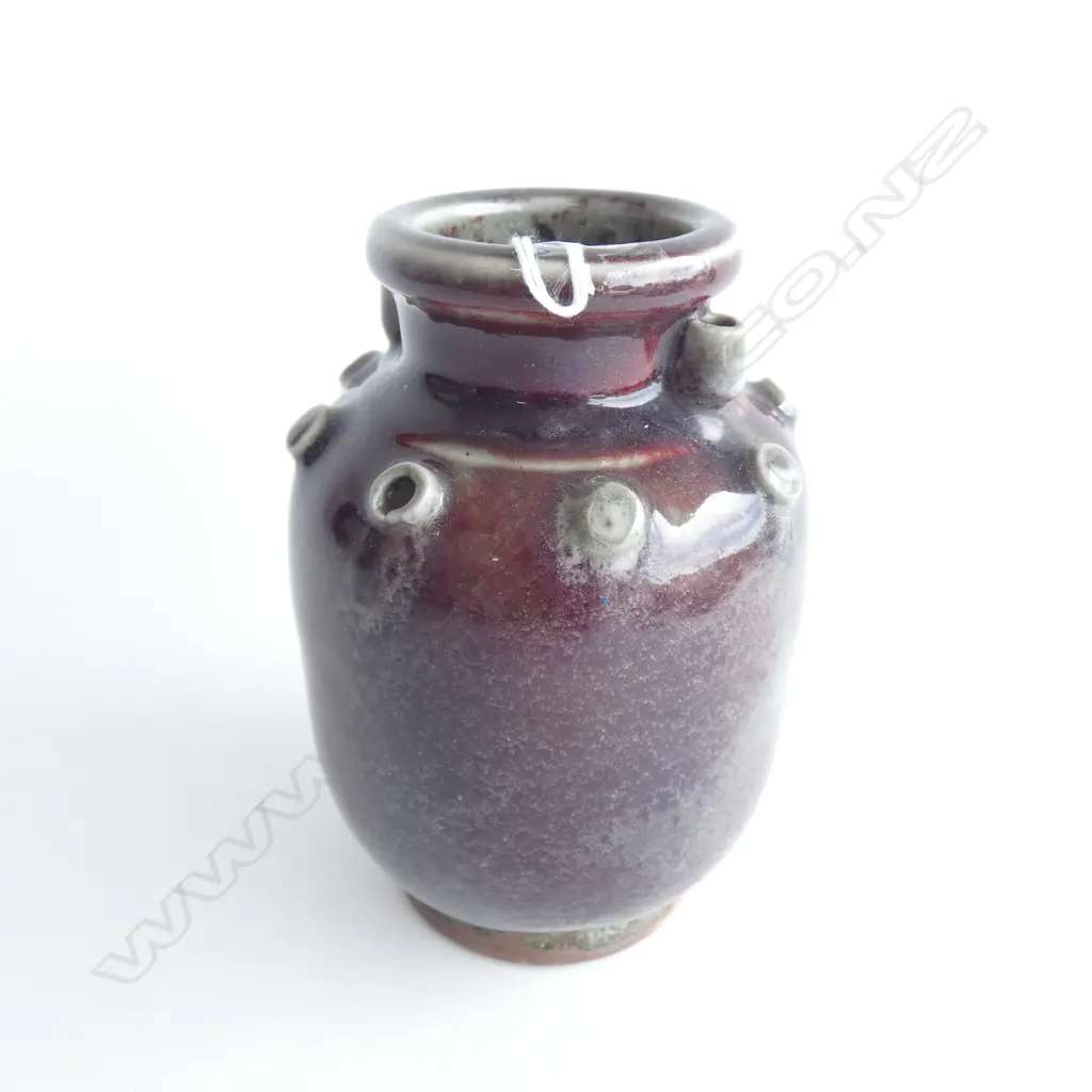 ORIENTAL VASE VARIABLE DARK RED GLAZE H.135mm Image 1++