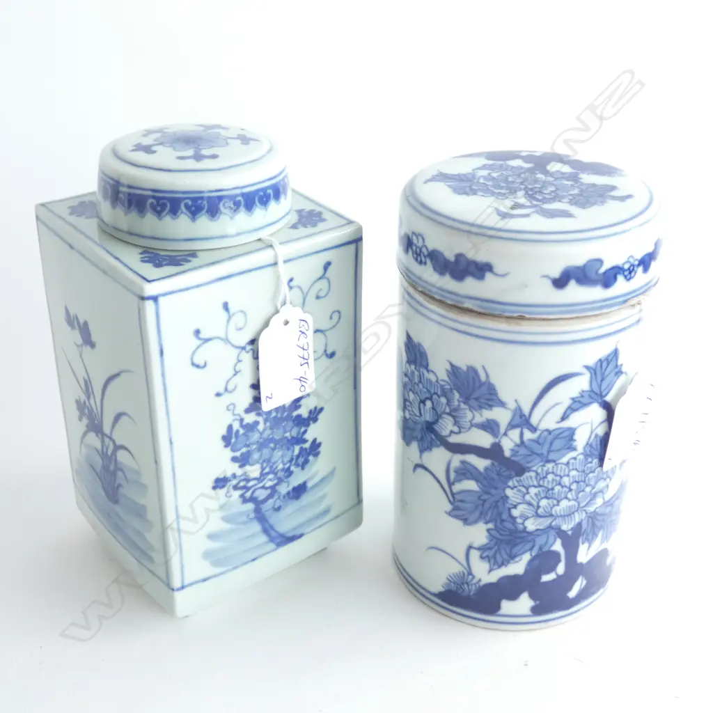 2 CHINESE BLUE & WHITE LIDDED JARS.... Image 1++