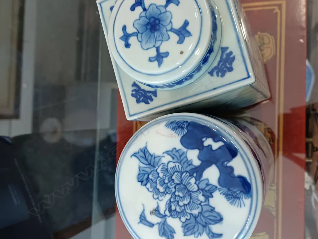 2 CHINESE BLUE & WHITE LIDDED JARS.... Image 1++