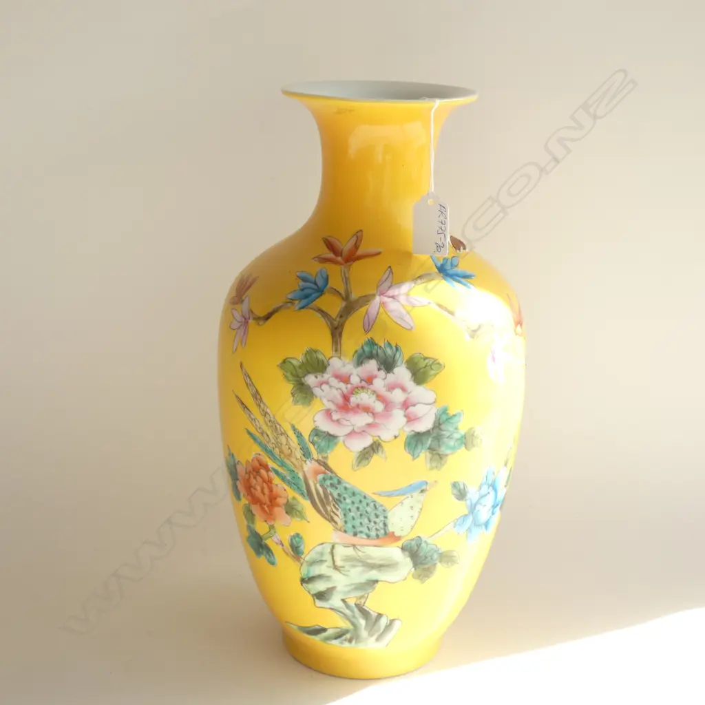 CHINESE YELLOW GROUND POLYCHROME VASE H.370mm Image 1++