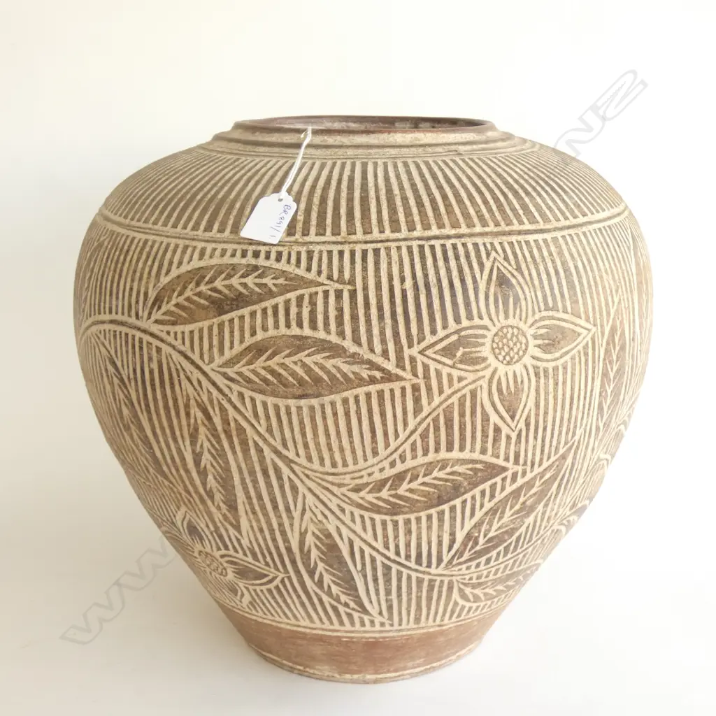 LARGE SCORED CERAMIC POT H.400mm Image 1++