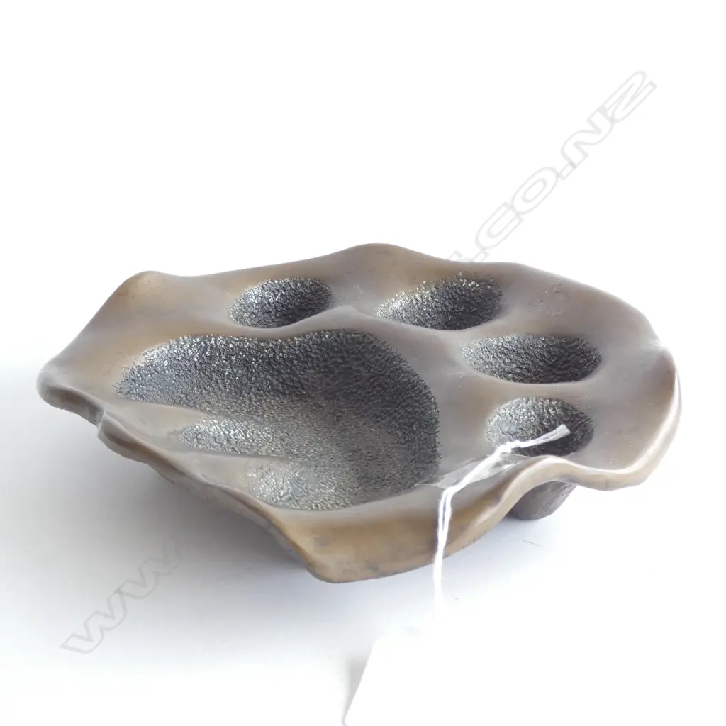 (WN49)KENYAN BRONZE 'SIMBA' THE LION'S PAW IMPRINT Dia.190MM. Image 1++