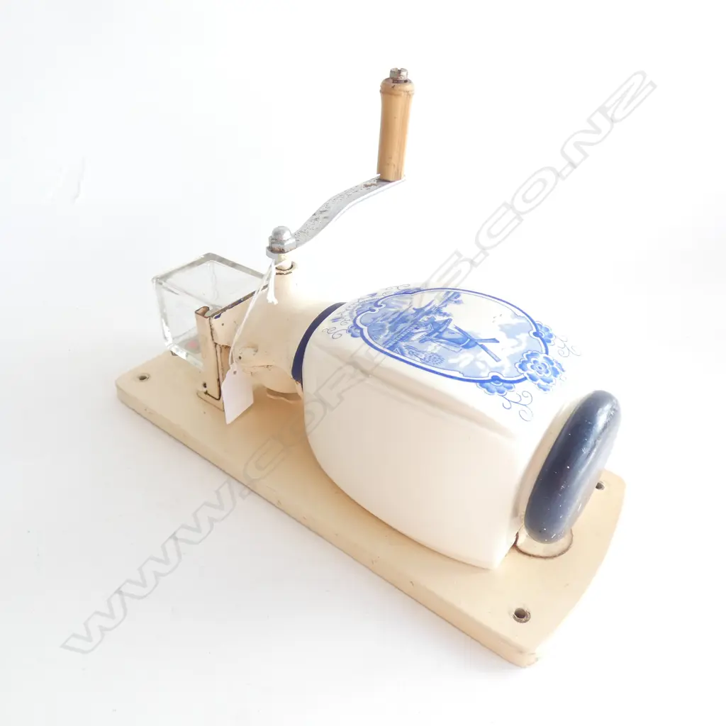 DE VE DELFT BLUE & WHITE COFFEE GRINDER  Image 1++