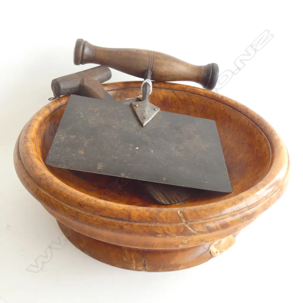 NZ BURR TOTARA TURNED WOODEN BOWL 230mm dia + VICT. VEGE CHOPPER & BUTTER PAT Image 1++