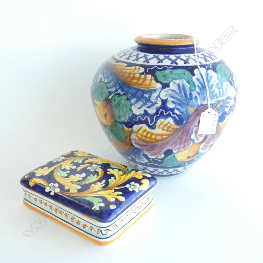 2 ITALIAN HAND PAINTED CERAMICS; LIDDED BOX L.160mm & VASE AF Image 1++