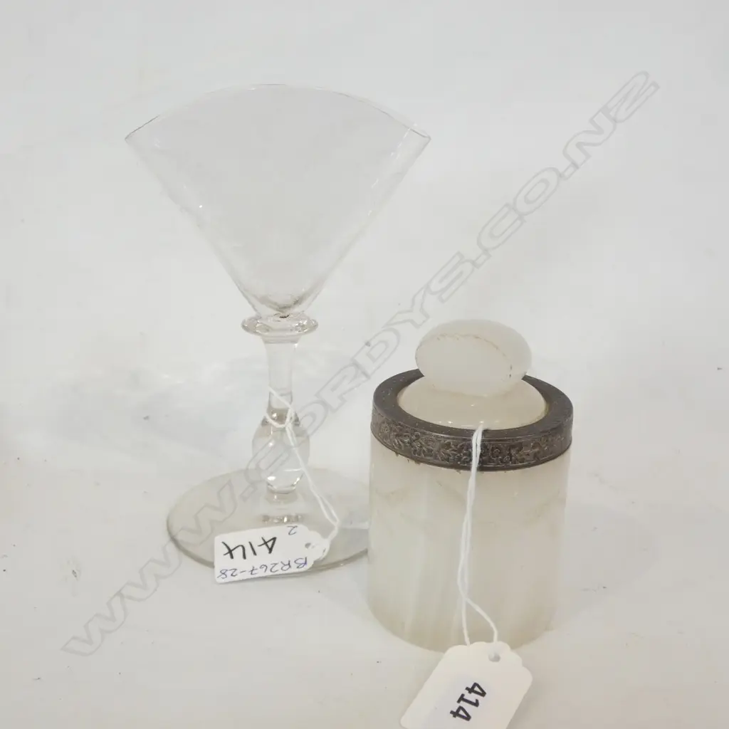 WHITE MARBLE LIDDED JAR (DIA 55MM) + FLATTENED ETCHED GLASS STEMMED VASE H.150MM  Image 1++