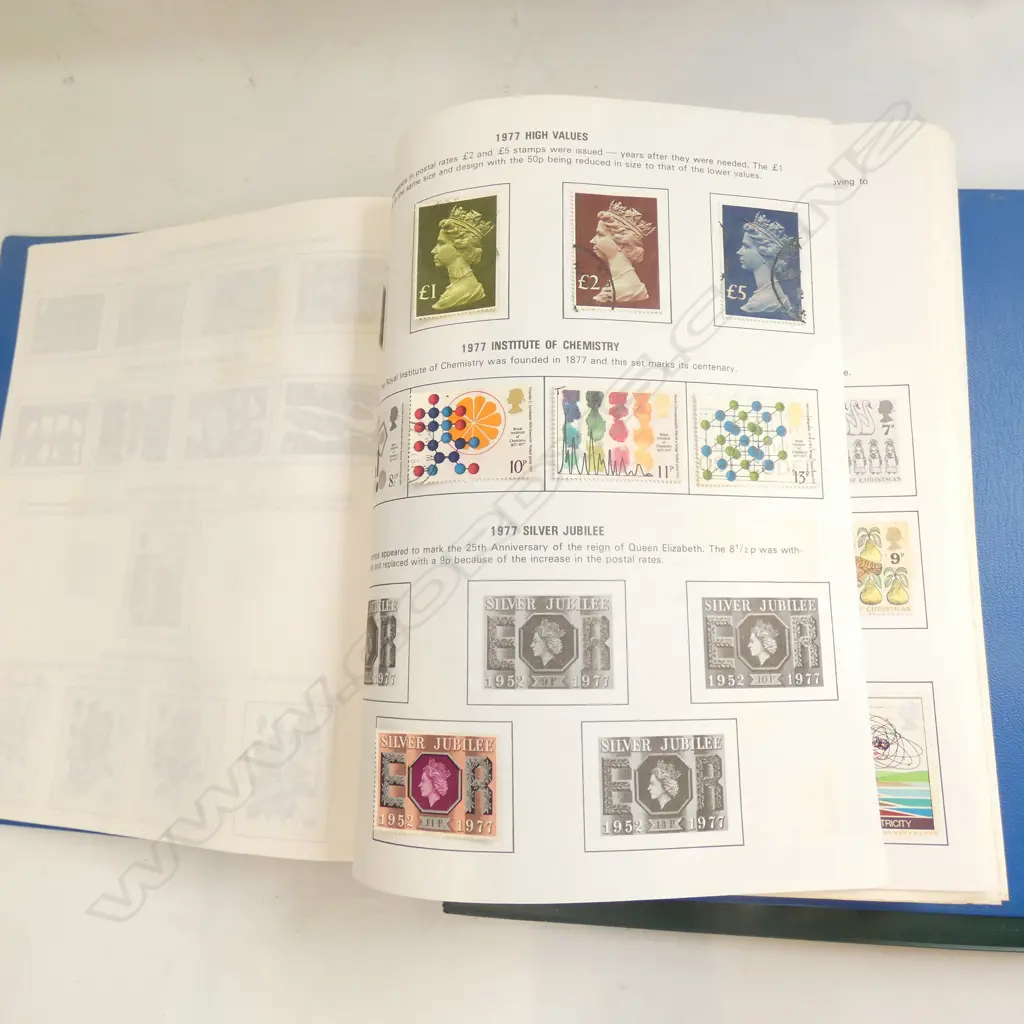 BOX WORLD STAMPS - LOOSE WITH 2 TASMAN ALBUMS Image 1++