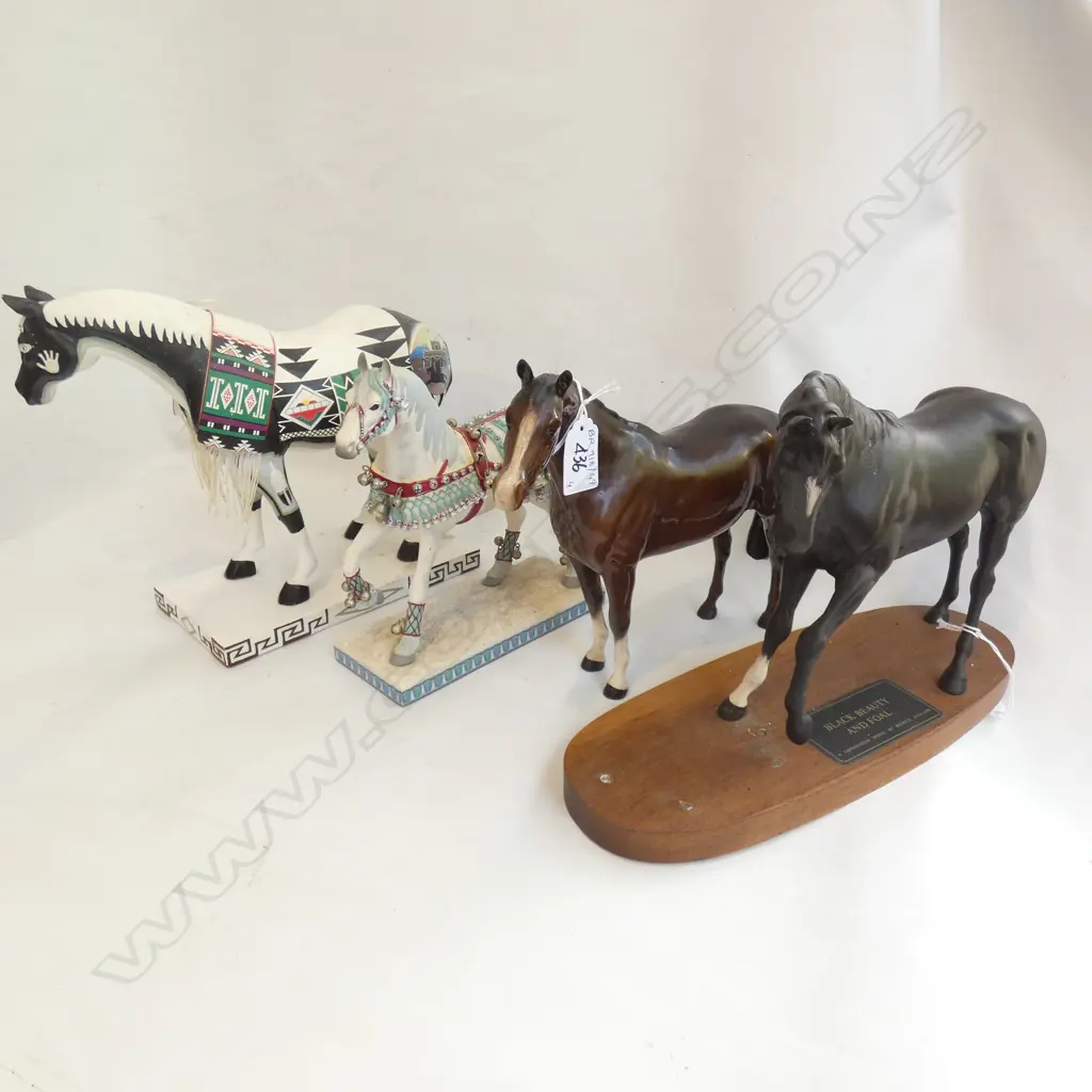 4 HORSE FIGURINES; 1 R/DOULTON ETC Image 1++