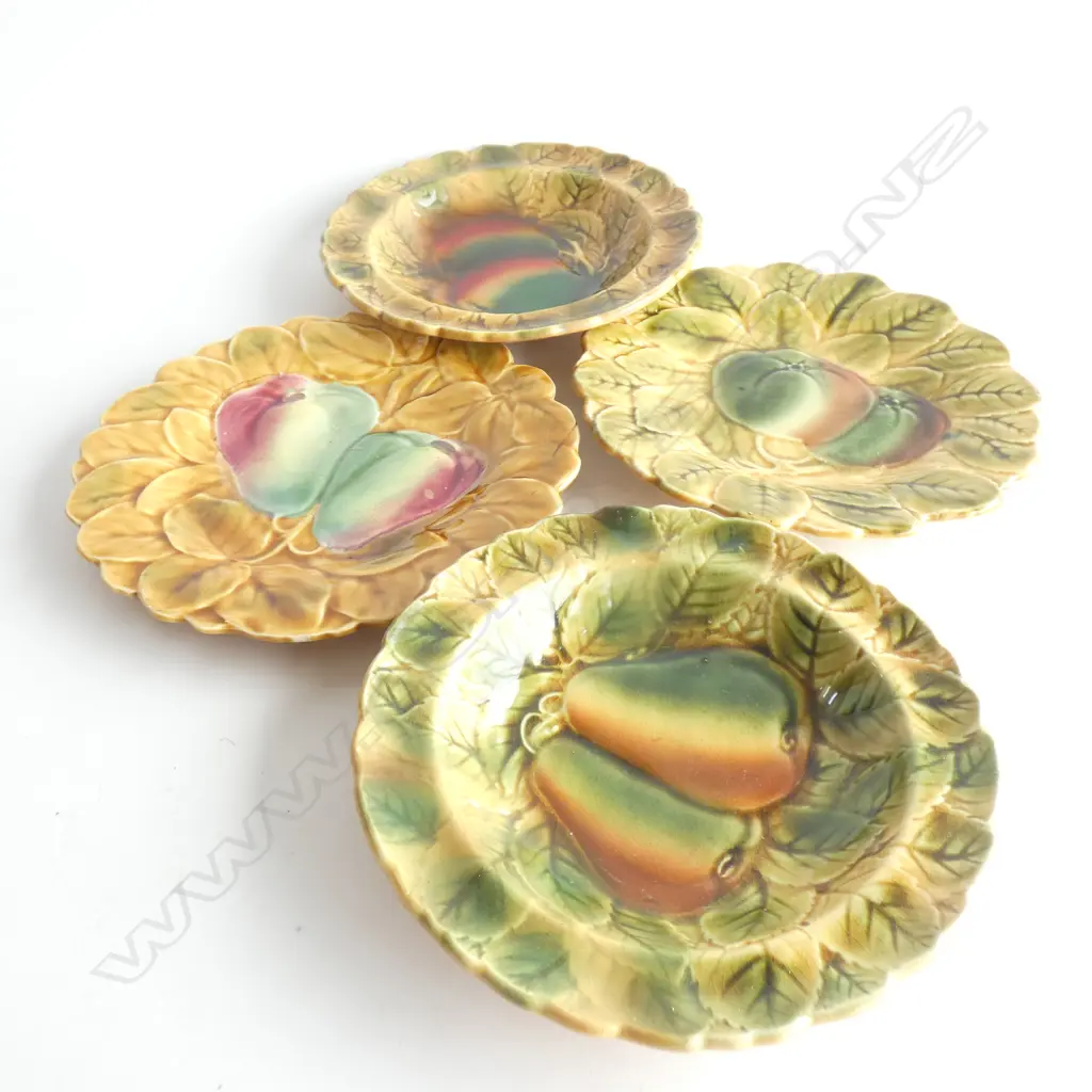 SARREGUEMINES FRENCH MAJOLICA 2 PLATES & 2 BOWLS APPLES & PEARS 190mm dia Image 1++