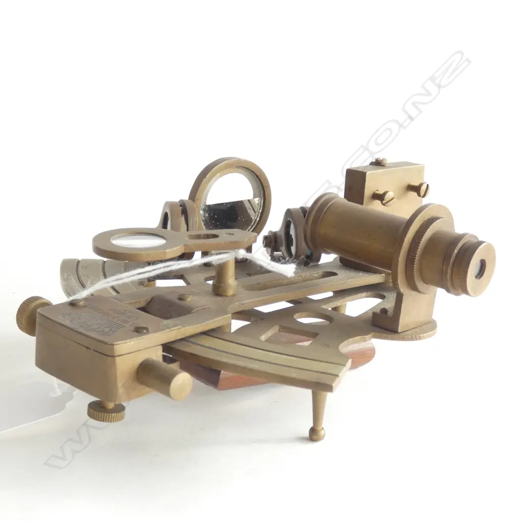 REPRODUCTION KELVIN & HUGHES SEXTANT Image 1++