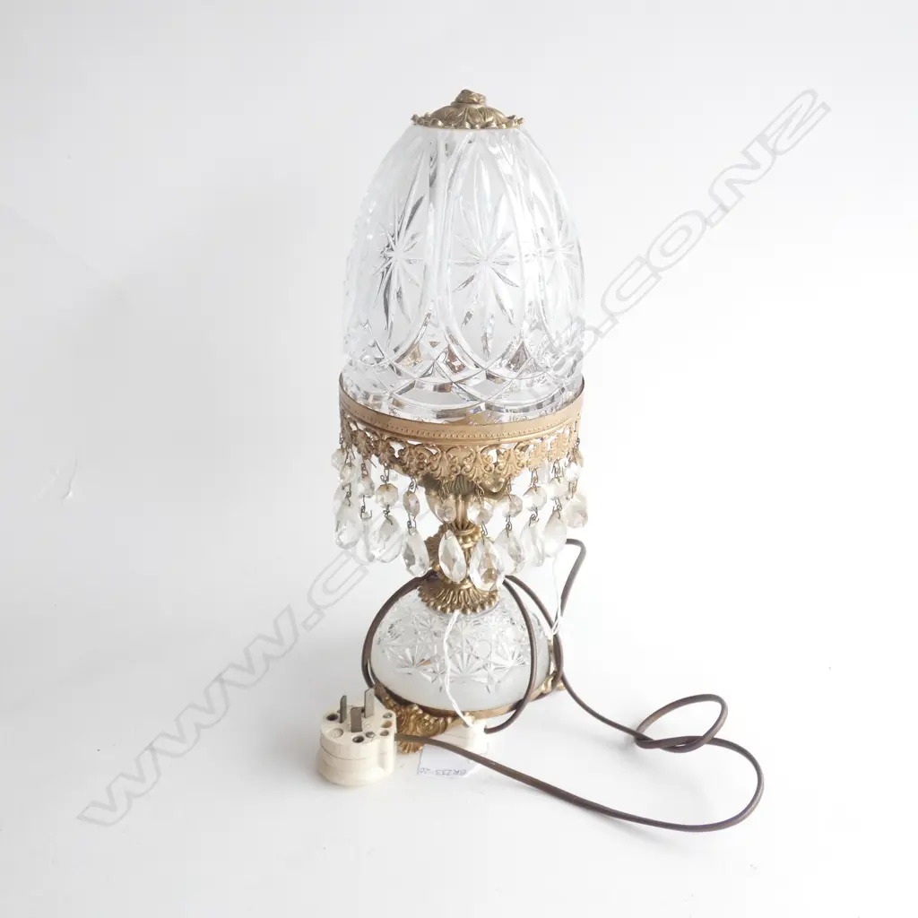 OLD GLASS & BRASS TABLE LAMP WITH HANGING PENDANTS H. 390MM Image 1++