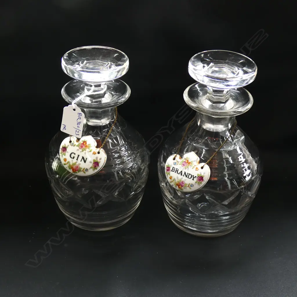 2 CRYSTAL DECANTERS 'WHISKEY' & 'SHERRY' LABELS H.270mm Image 1++
