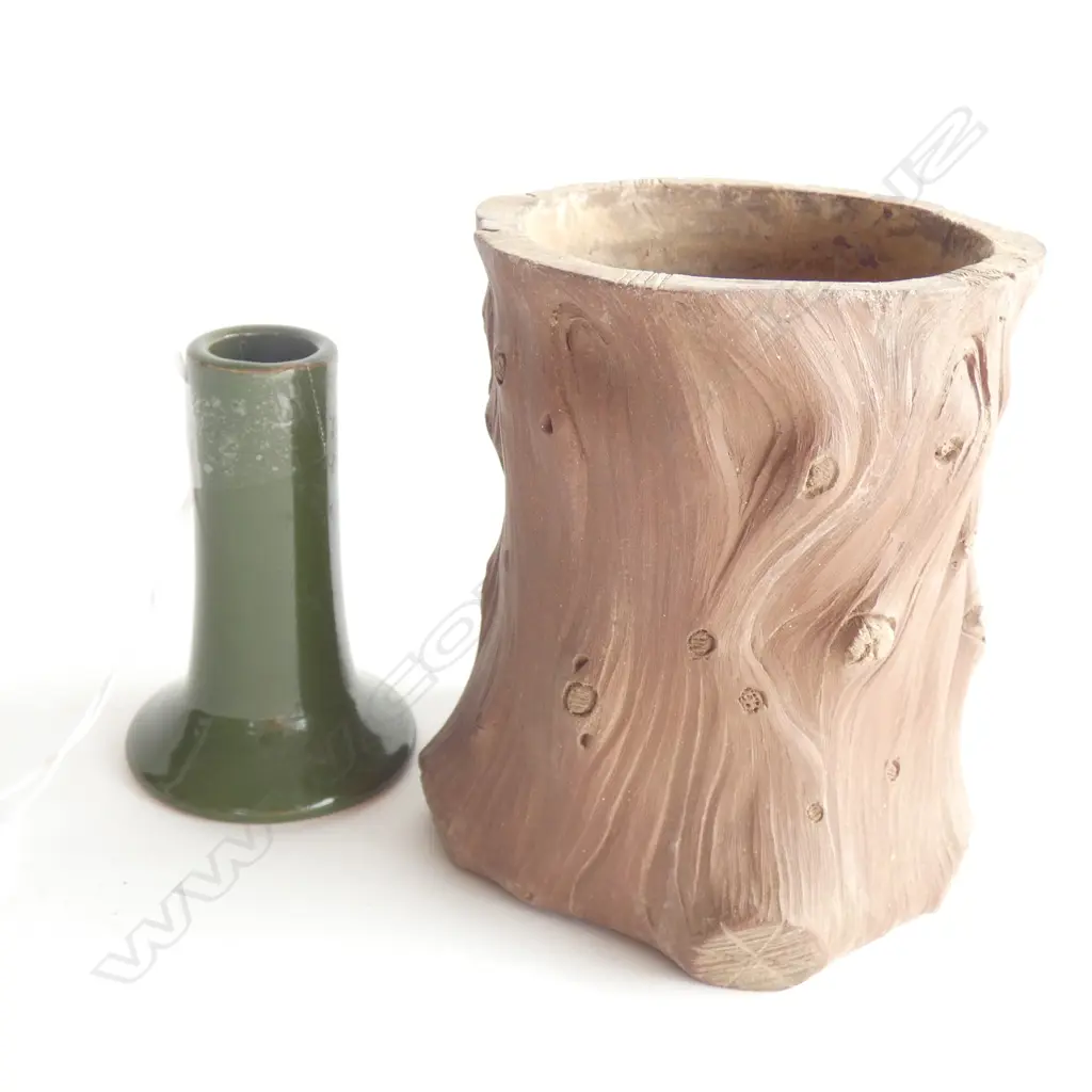 2 CERAMIC VASES; GREEN & FAUX WOOD YIXING WARE BOCCARO H.105mm Image 1++