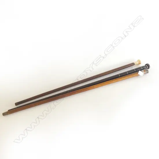 3 VINTAGE WALKING STICKS; 1 STG TOPPED L.900mm