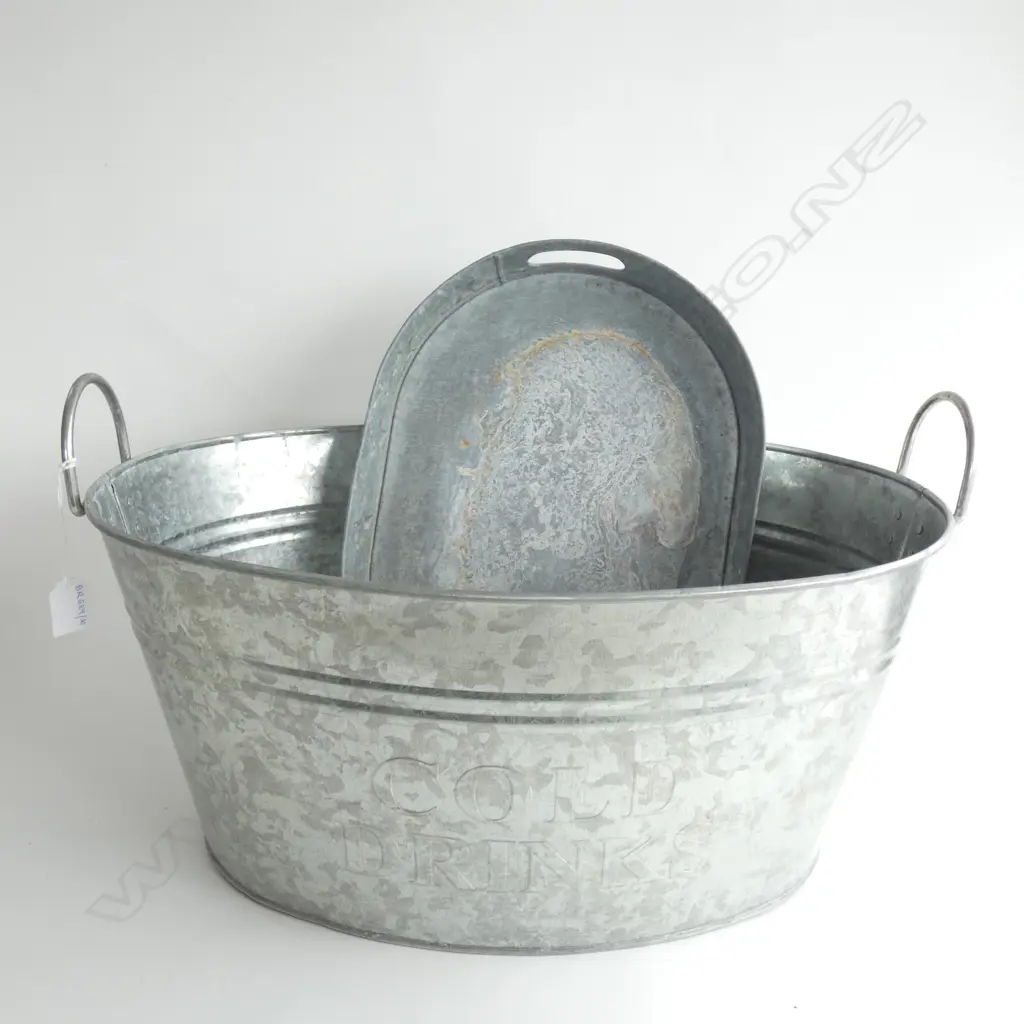 GALVINISED METAL DRINKS BASKET W.550mm + TRAY Image 1++