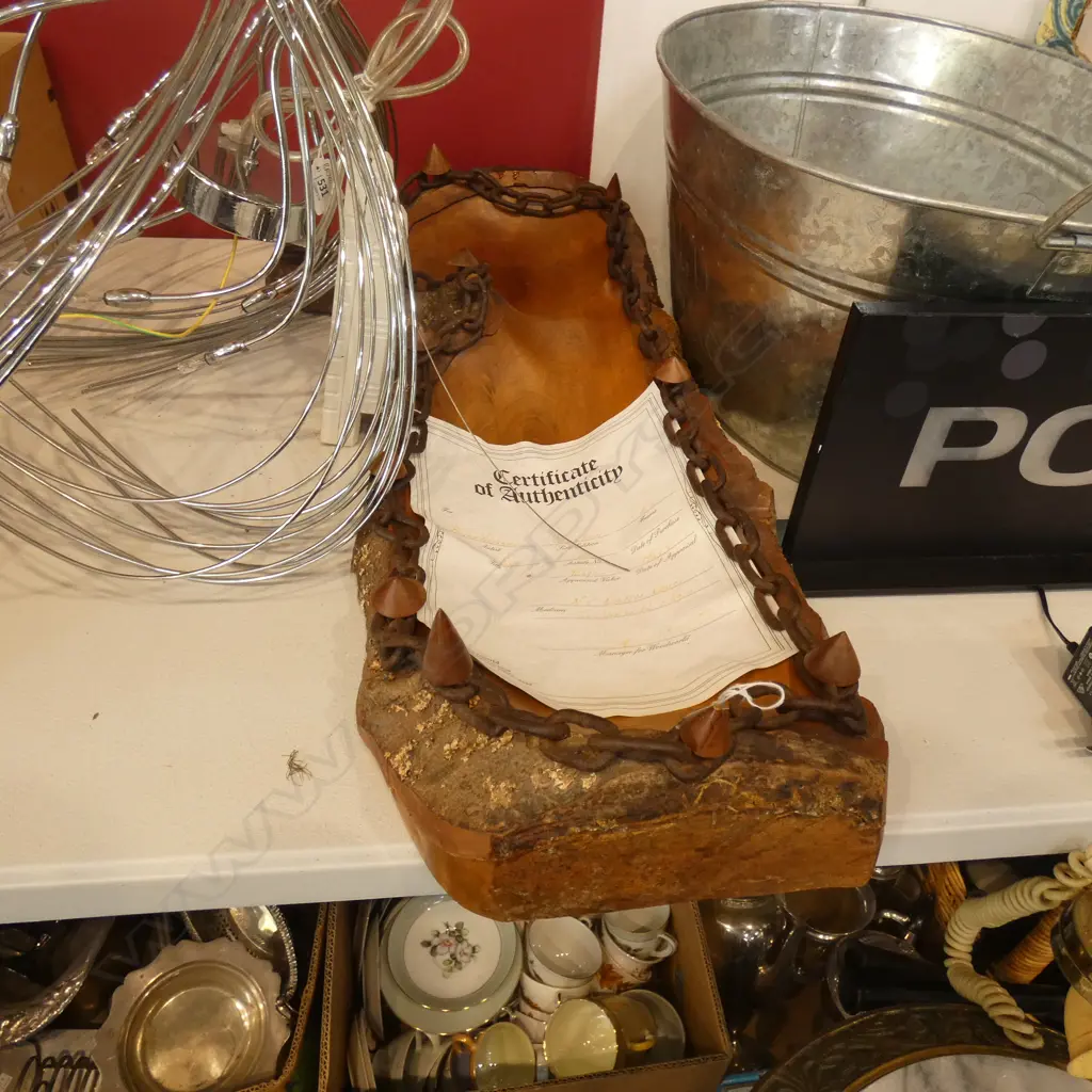 LARGE BRIAN WORKMAN NZ KAURI SCULPTURE w. CHAIN 'THE OUTSIDE EDGE' & CERTIFICATE L.800mm Image 1++