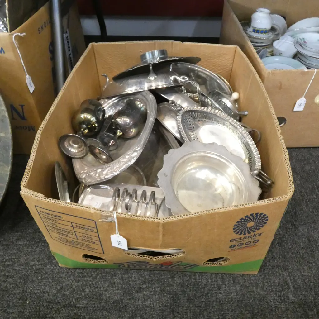 BOX S/PLATE DISHES BOWLS ETC Image 1++