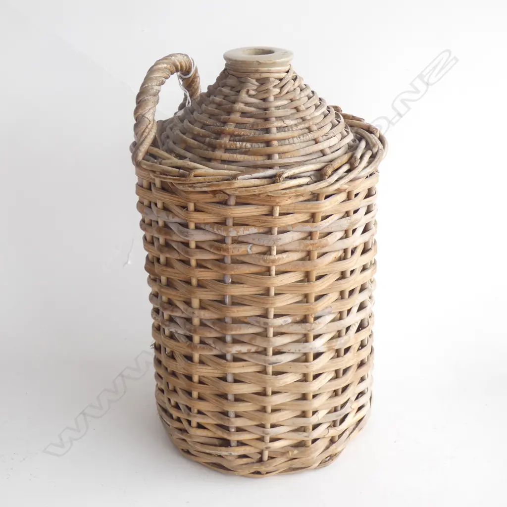 STONE CROCK  IN BASKET H. 340MM Image 1++