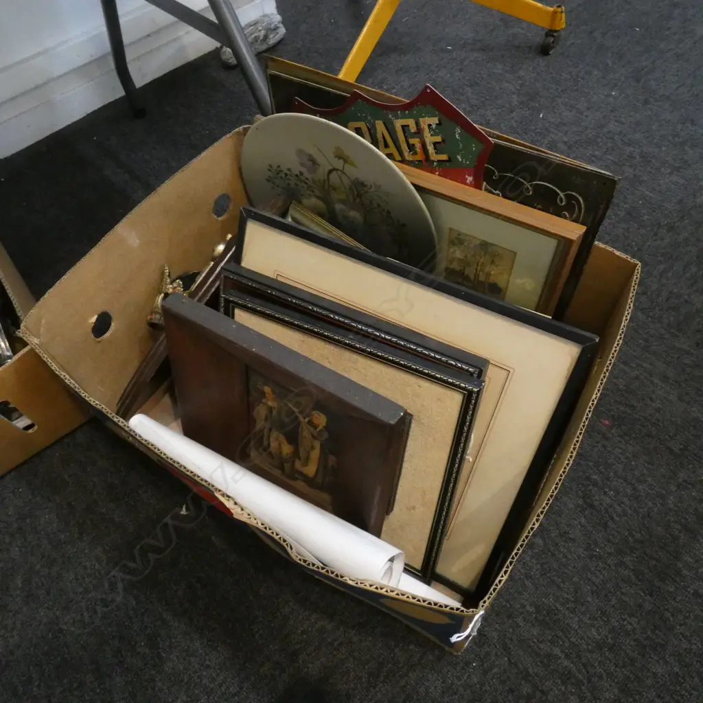 BOX LOT ASST. ARTWORKS / FRAMES / METAL SIGNS Image 1++