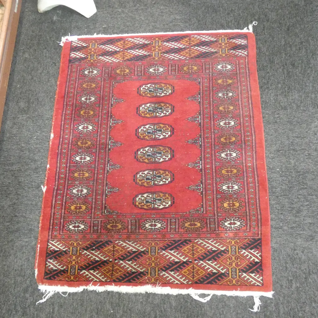 SMALL HAND KNOTTED WOOL PILE RUG 980x790mm Image 1++