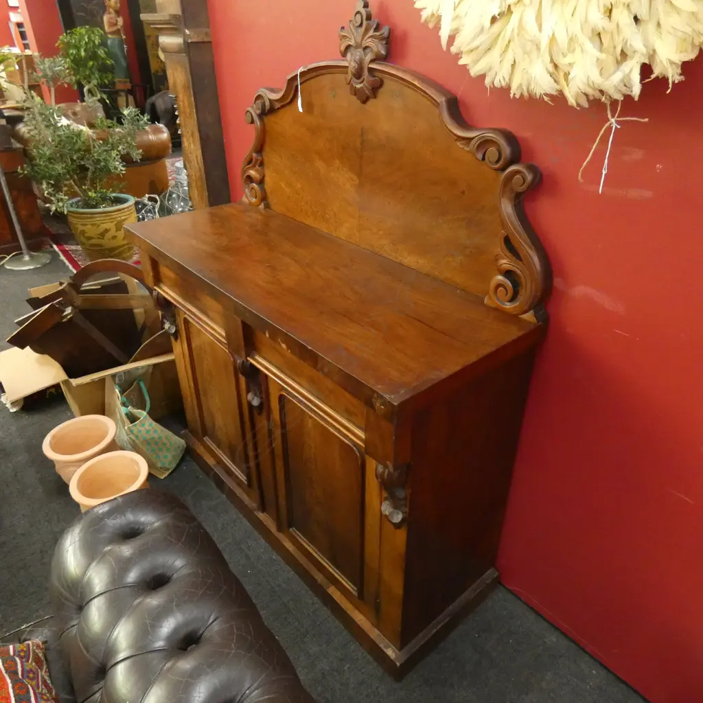 VICTORIAN CHIFFONIER  Image 1++