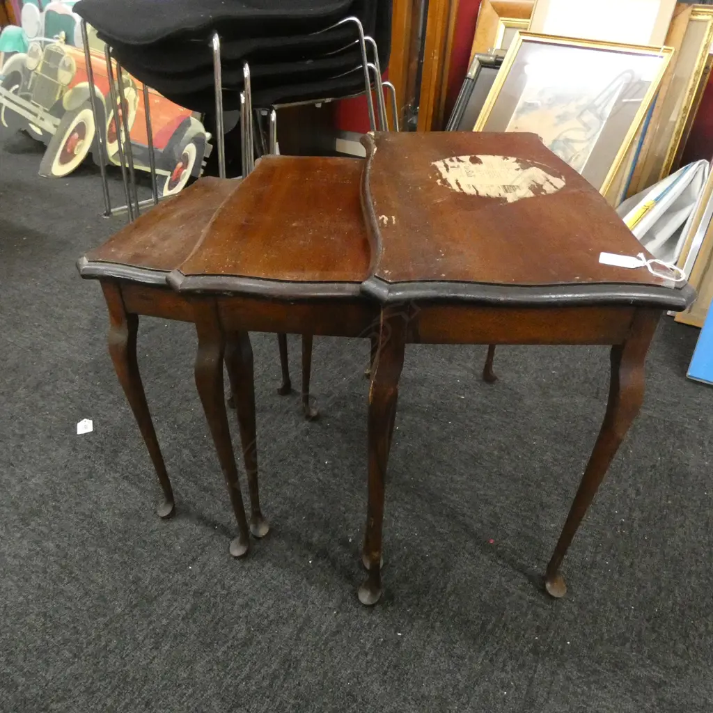 SET OF 3 NESTING TABLES W.550mm Image 1++