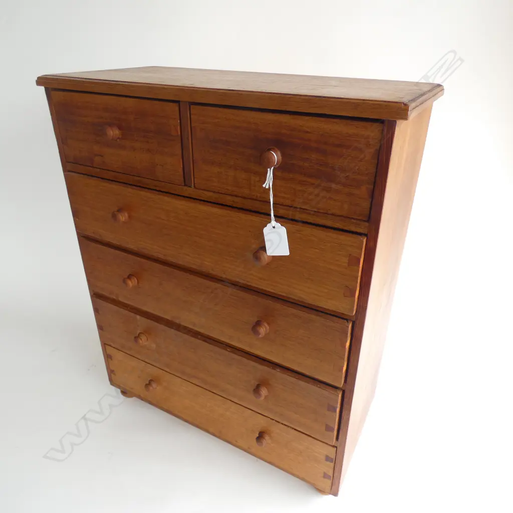 RETRO / MID CENTURY MINIATURE CHEST OF 5 DRAWERS - FINE GRAIN & DOVETAILING DETAIL TO FRONT... Image 1++