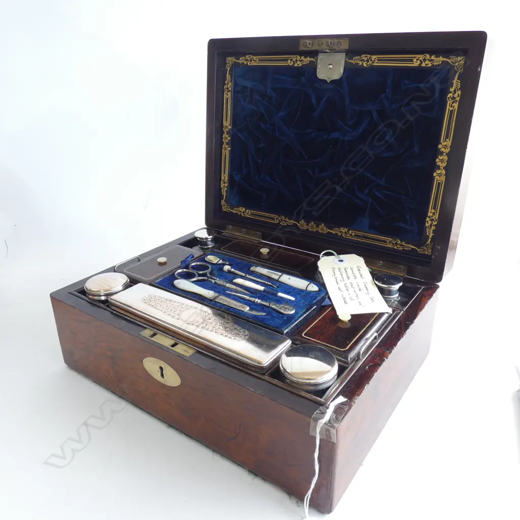 ROSEWOOD DRESSING BOX INCL. CONTENTS... Image 1++