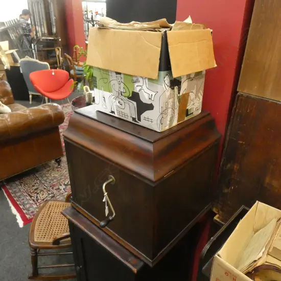 ANTIQUE EDISON GRAMAPHONE & CABINET + 100'S RECORDS ETC....