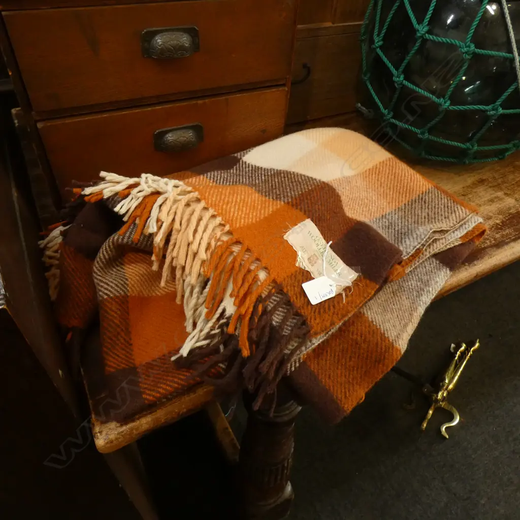 ONEHUNGA WOOLLEN MILLS 'TIKI' LABEL WOOL BLANKET Image 1++