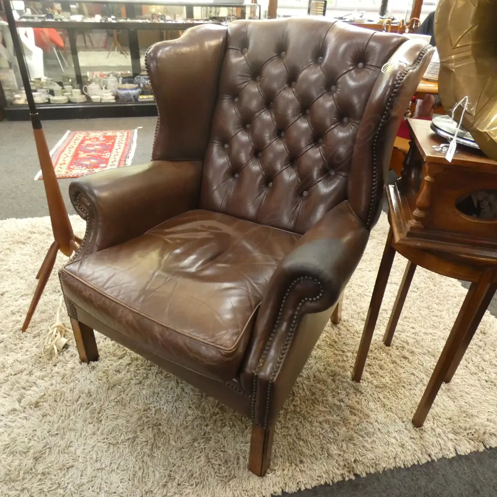 BROWN LEATHER WING BACK CHAIR Image 1++
